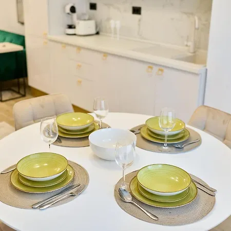 Mg Brothers In Infinity Apartment Mamaia
